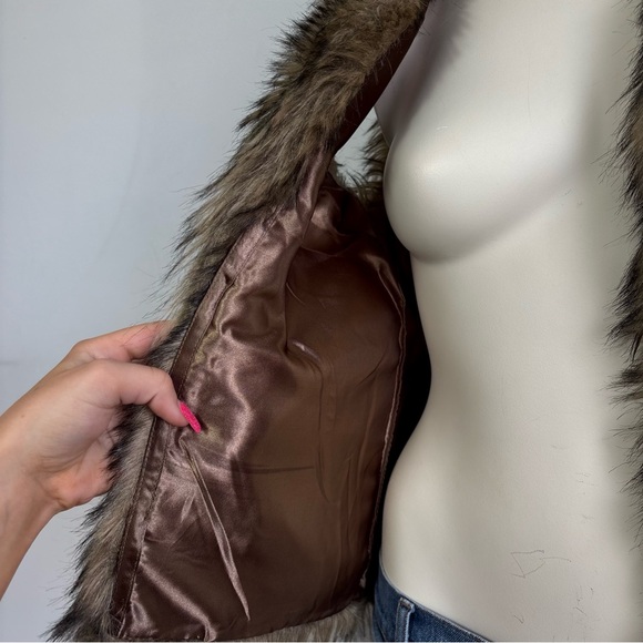 Divided faux fur vest - Picture 2 of 4